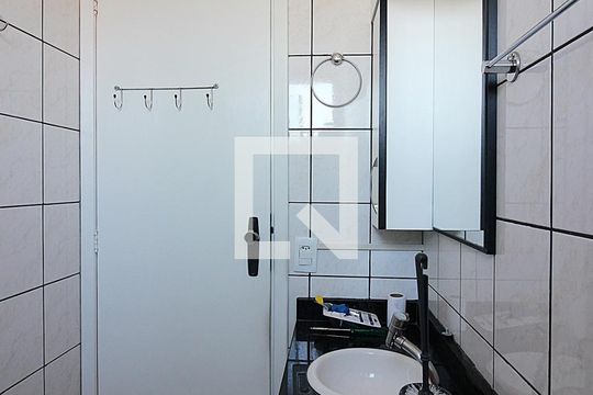 Banheiro Social de apartamento para alugar com 2 quartos, 48m² em Paulicéia, São Bernardo do Campo