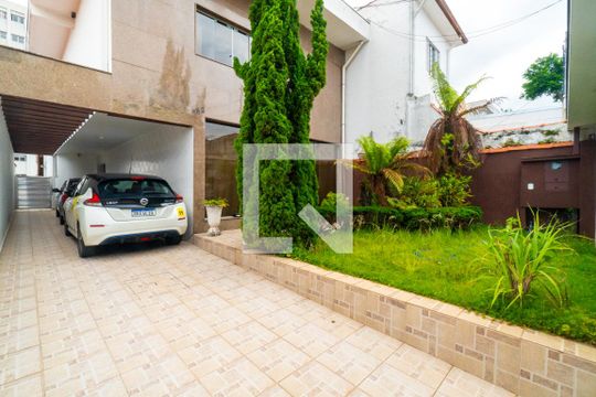 Garagem de casa à venda com 5 quartos, 300m² em Vila da Saúde, São Paulo