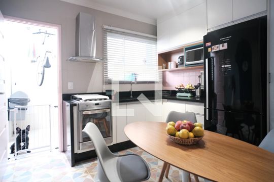 Cozinha de casa à venda com 2 quartos, 71m² em Vila Araguaia, São Paulo