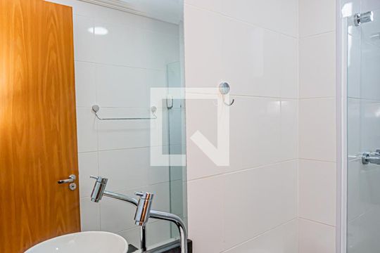 Banheiro de apartamento para alugar com 2 quartos, 42m² em Jardim Iris, São Paulo
