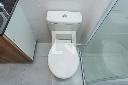 Banheiro de apartamento para alugar com 2 quartos, 42m² em Jardim Iris, São Paulo