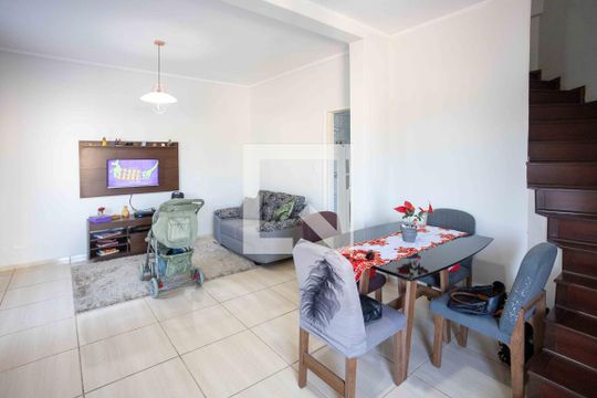 Casa à venda com 2 quartos, 154m² em Centro, Diadema