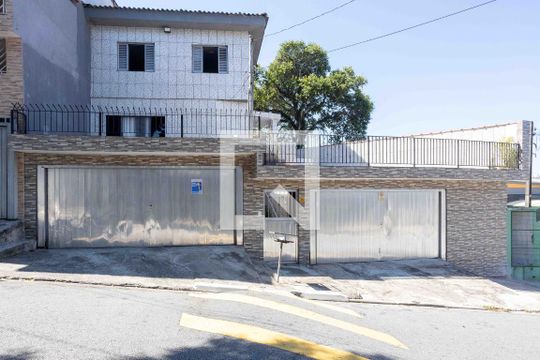 Fachada de casa à venda com 2 quartos, 154m² em Centro, Diadema