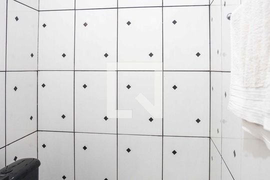 Banheiro 1 de casa para alugar com 3 quartos, 80m² em Vila Nogueira, Diadema