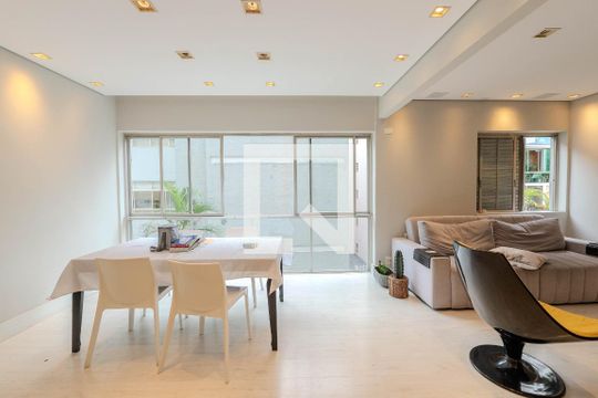 Sala de apartamento para alugar com 2 quartos, 105m² em Bela Vista, São Paulo