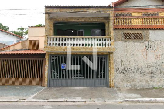 Fachada de casa para alugar com 3 quartos, 130m² em Vila Primavera, São Paulo