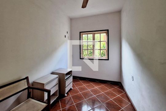 Quarto 1 de casa de condomínio à venda com 6 quartos, 336m² em Itaipu, Niterói
