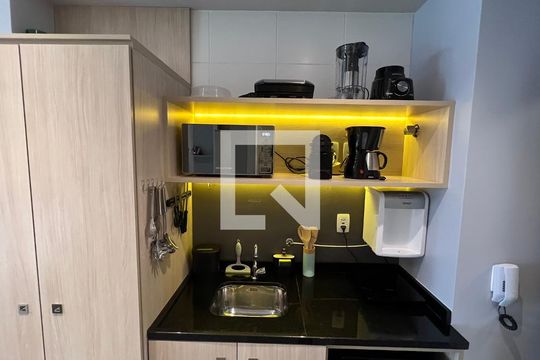 Cozinha de kitnet/studio à venda com 1 quarto, 26m² em Vila Madalena, São Paulo