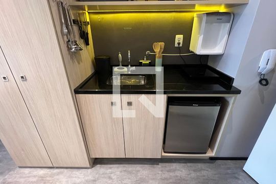 Cozinha de kitnet/studio à venda com 1 quarto, 26m² em Vila Madalena, São Paulo