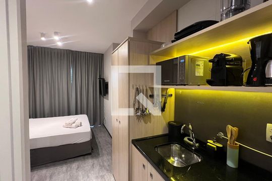 Entrada de kitnet/studio à venda com 1 quarto, 26m² em Vila Madalena, São Paulo