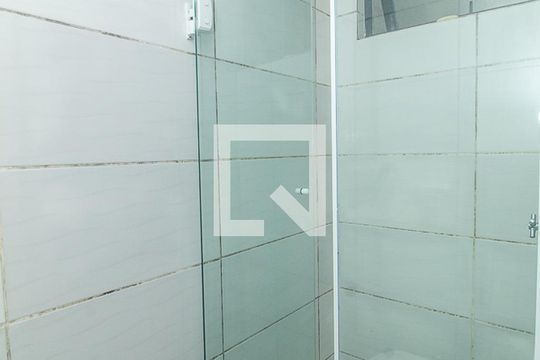 Banheiro de apartamento à venda com 1 quarto, 46m² em Centro Histórico, Porto Alegre