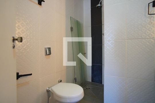 Banheiro da Suíte de apartamento à venda com 3 quartos, 248m² em Rio Branco, Porto Alegre