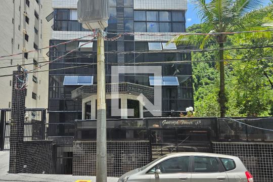 Fachada de apartamento para alugar com 3 quartos, 176m² em Barra Funda, Guarujá