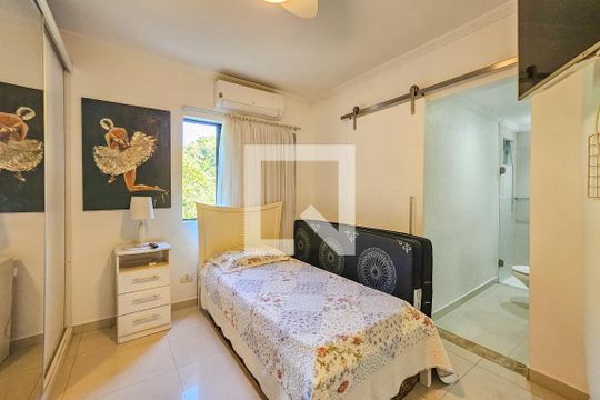 Suíte 1 de apartamento para alugar com 3 quartos, 176m² em Barra Funda, Guarujá