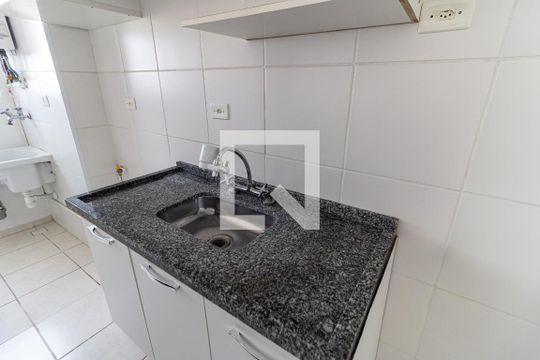 Cozinha de apartamento para alugar com 2 quartos, 50m² em Vila Moinho Velho, São Paulo