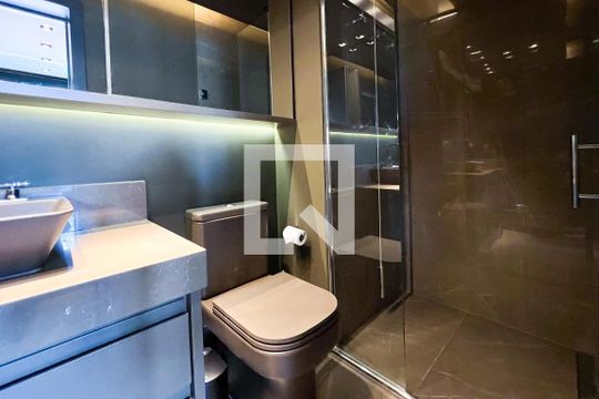 Banheiro de kitnet/studio à venda com 1 quarto, 42m² em Vila Olímpia, São Paulo