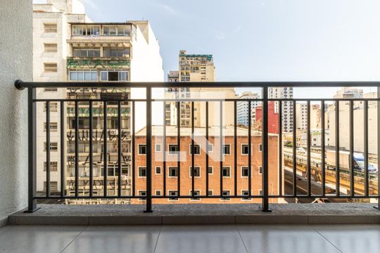 Varanda de kitnet/studio à venda com 1 quarto, 28m² em Vila Buarque, São Paulo