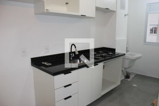 Cozinha de apartamento para alugar com 2 quartos, 36m² em Vila das Bandeiras, Guarulhos