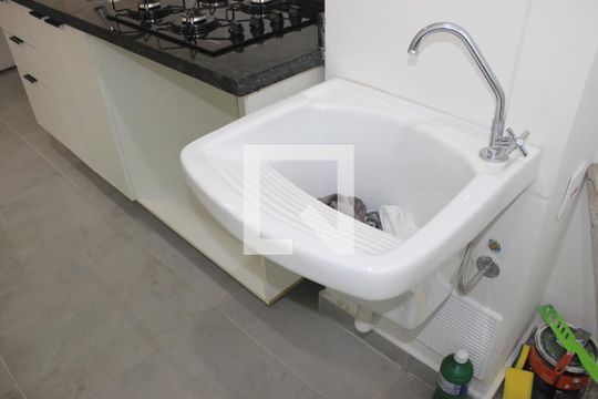 Lavanderia de apartamento para alugar com 2 quartos, 36m² em Vila das Bandeiras, Guarulhos
