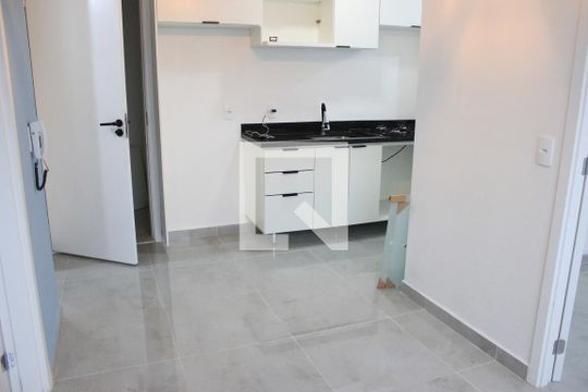 Sala de apartamento para alugar com 2 quartos, 36m² em Vila das Bandeiras, Guarulhos