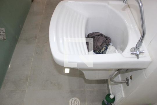 Lavanderia de apartamento para alugar com 2 quartos, 36m² em Vila das Bandeiras, Guarulhos