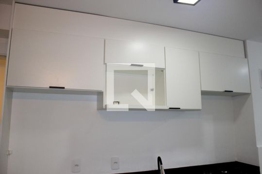 Cozinha de apartamento para alugar com 2 quartos, 36m² em Vila das Bandeiras, Guarulhos