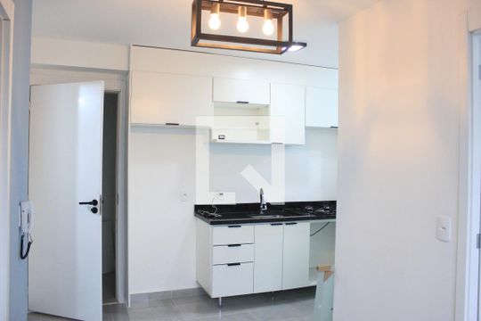 Sala de apartamento para alugar com 2 quartos, 36m² em Vila das Bandeiras, Guarulhos
