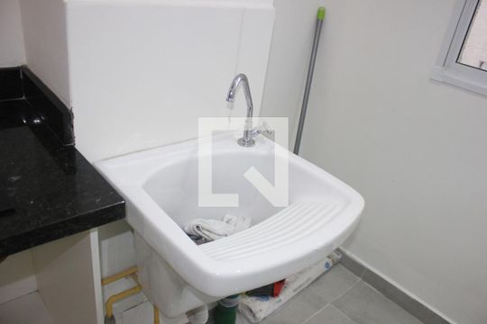 Lavanderia de apartamento para alugar com 2 quartos, 36m² em Vila das Bandeiras, Guarulhos