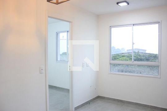 Sala de apartamento para alugar com 2 quartos, 36m² em Vila das Bandeiras, Guarulhos