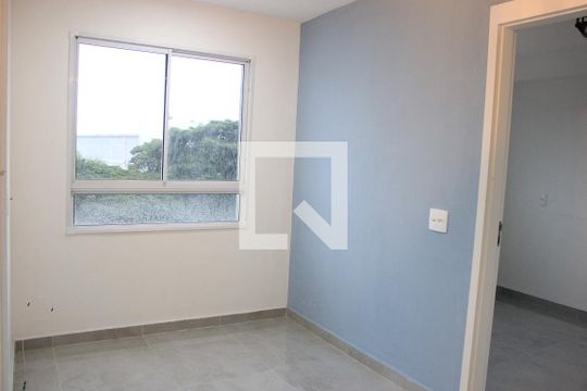 Sala de apartamento para alugar com 2 quartos, 36m² em Vila das Bandeiras, Guarulhos