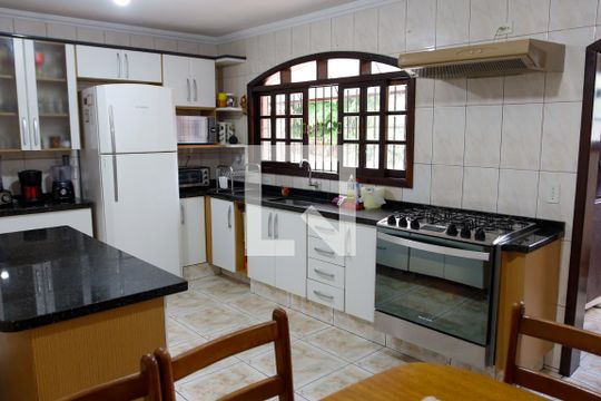Cozinha de casa à venda com 3 quartos, 263m² em Vila Campesina, Osasco