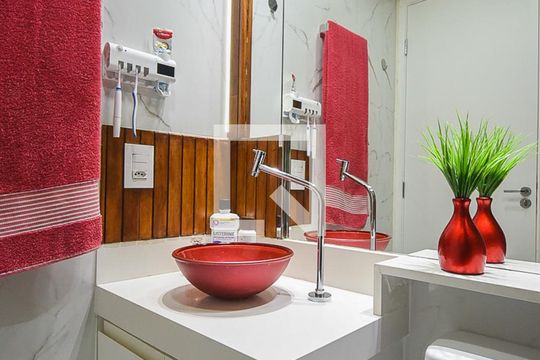 Banheiro Suíte de apartamento para alugar com 1 quarto, 24m² em Vila Nova das Belezas, São Paulo