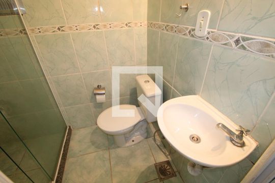 Banheiro de apartamento à venda com 1 quarto, 50m² em Piedade, Rio de Janeiro
