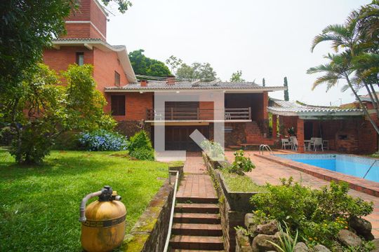 Quintal de casa para alugar com 4 quartos, 375m² em Canudos, Novo Hamburgo