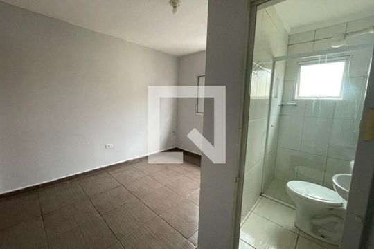 Corredor de casa para alugar com 4 quartos, 130m² em Vila Aurora (zona Norte), São Paulo