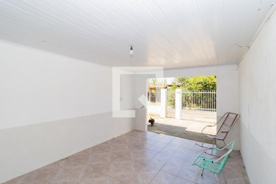 Garagem de casa à venda com 2 quartos, 140m² em Olaria, Canoas