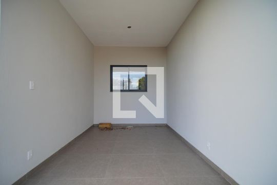 Garagem de casa à venda com 2 quartos, 104m² em São Jorge, Novo Hamburgo