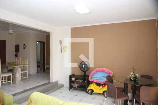 Sala/estar de apartamento para alugar com 4 quartos, 140m² em Canto do Forte, Praia Grande