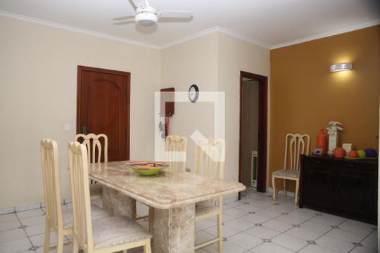 Sala/jantar de apartamento para alugar com 4 quartos, 140m² em Canto do Forte, Praia Grande