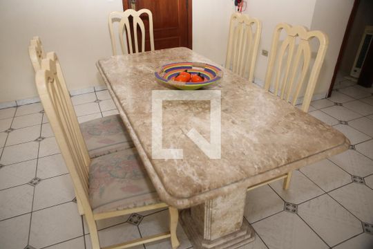 Detalhe Sala de apartamento para alugar com 4 quartos, 140m² em Canto do Forte, Praia Grande