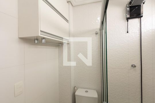Banheiro de apartamento para alugar com 2 quartos, 58m² em Vila Olímpia, São Paulo