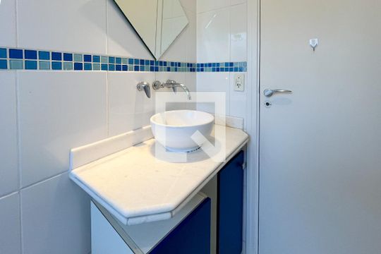 Banheiro Social de casa de condomínio para alugar com 4 quartos, 270m² em Pinheirinho, Vinhedo