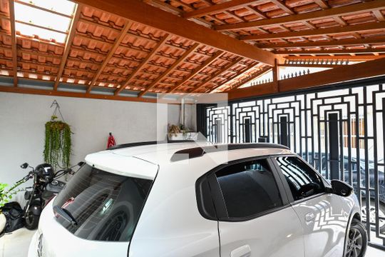Garagem de casa à venda com 3 quartos, 97m² em Vila Nair, São Paulo