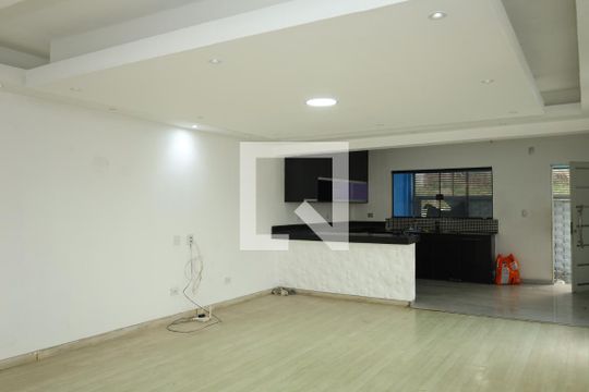 Sala de casa para alugar com 3 quartos, 213m² em Parque Guarani, São Paulo