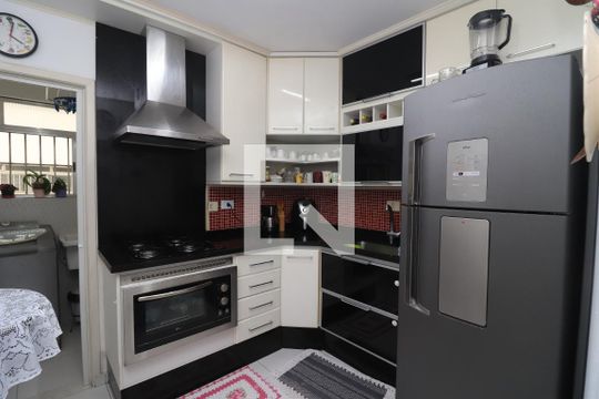 Cozinha de apartamento à venda com 2 quartos, 70m² em Vila Azevedo, São Paulo