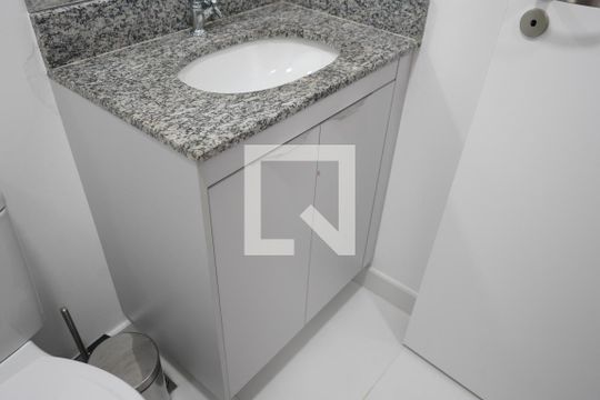 Banheiro de kitnet/studio à venda com 1 quarto, 23m² em Quarta Parada, São Paulo