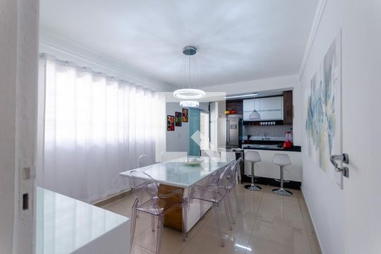 Cozinha de casa para alugar com 2 quartos, 117m² em Jardim Libano, São Paulo
