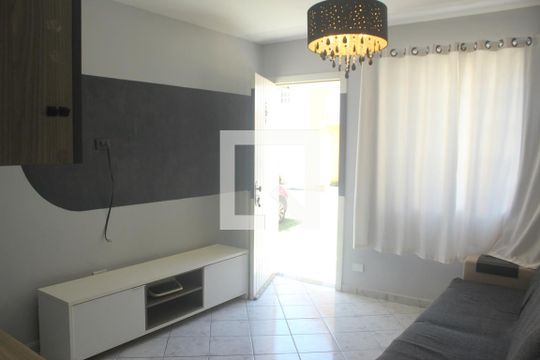 Casa de Condomínio para alugar com 2 quartos, 86m² em Socorro, São Paulo