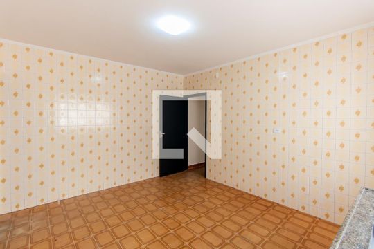 Cozinha de casa para alugar com 2 quartos, 132m² em Vila Ema, São Paulo