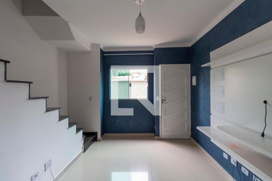 Sala e Cozinha de casa de condomínio à venda com 2 quartos, 71m² em Parque Boturussu, São Paulo